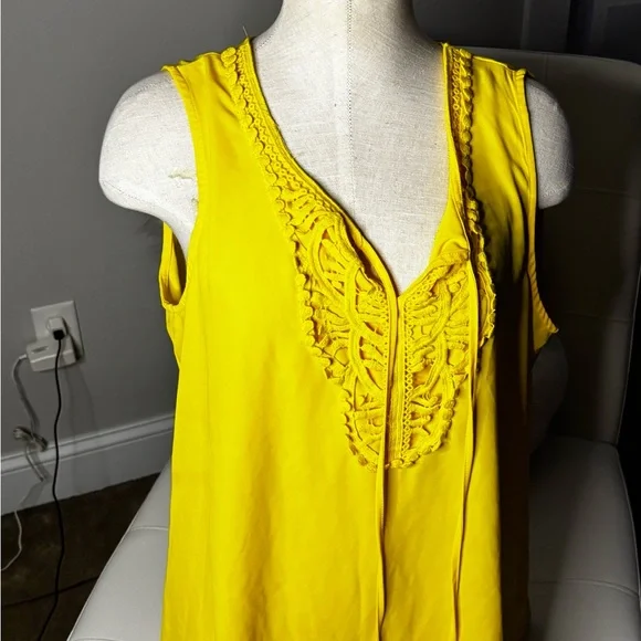 Tacera Yellow Lace Detail Tank Top - Picture 1 of 4